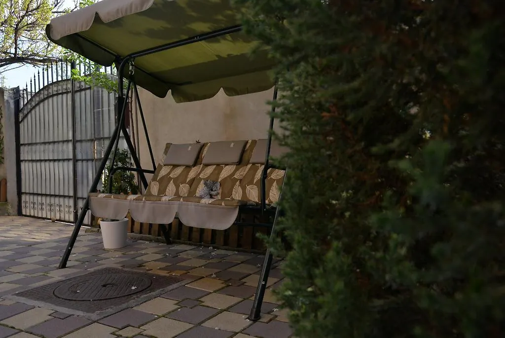 Collosal Apartment With Garden Bucharest 0*,