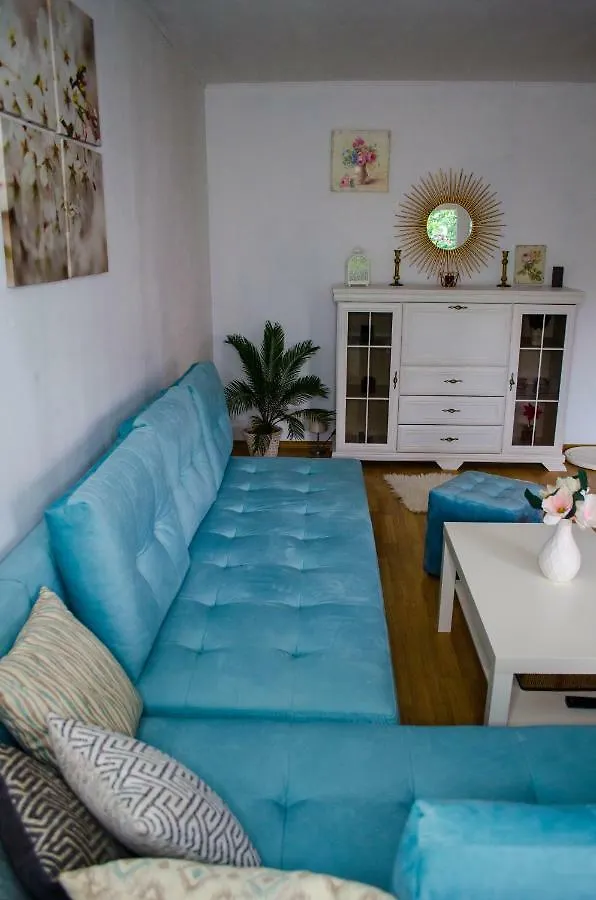 Collosal Apartment With Garden Bucarest