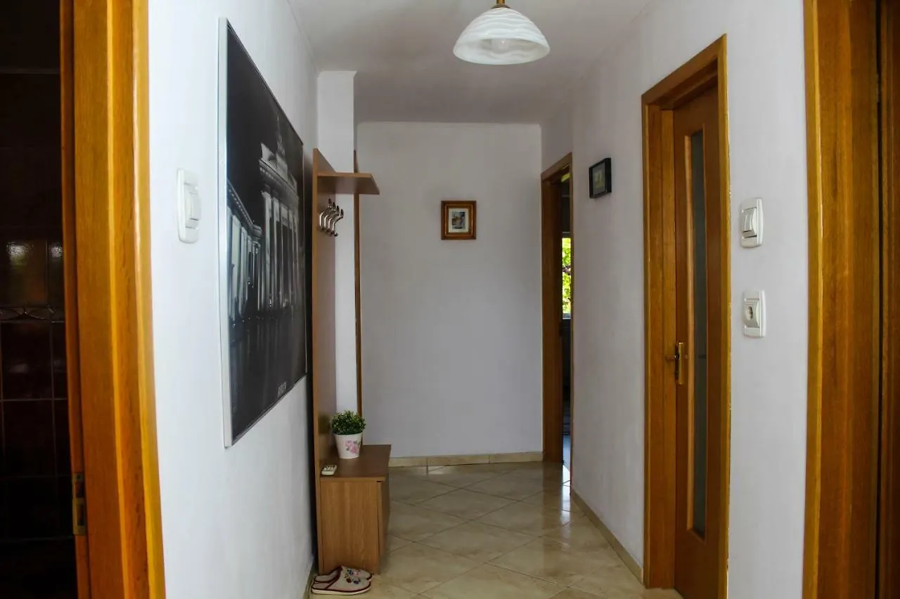 Collosal Apartment With Garden Bucharest