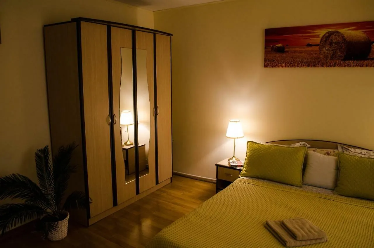 Collosal Apartment With Garden Bucarest 0*,
