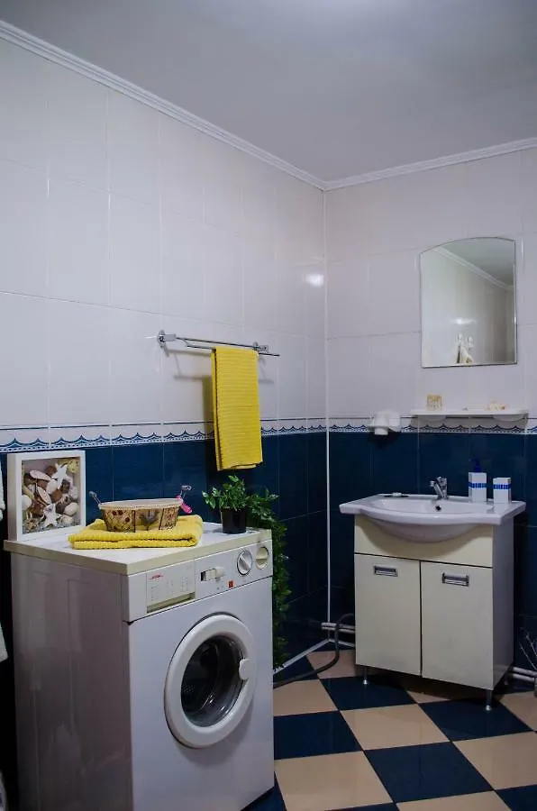 Collosal Apartment With Garden Bucarest